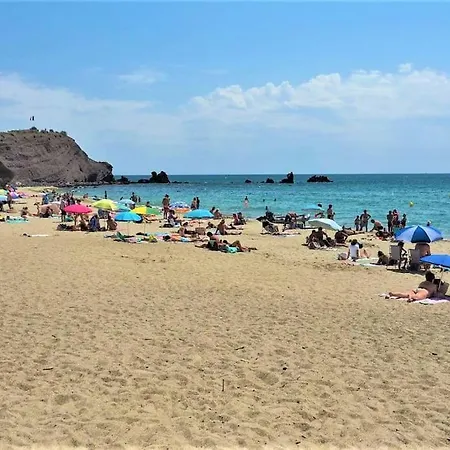 Apartment Plages A 190 M, Parking Prive, Belle Vue, Wifi.