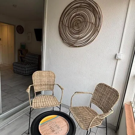 Apartment Plages A 190 M, Parking Prive, Belle Vue, Wifi.