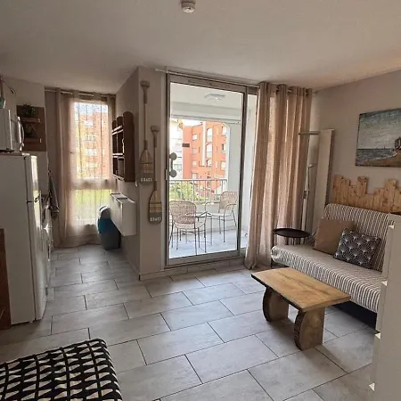 Plages A 190 M, Parking Prive, Belle Vue, Wifi. Apartment *