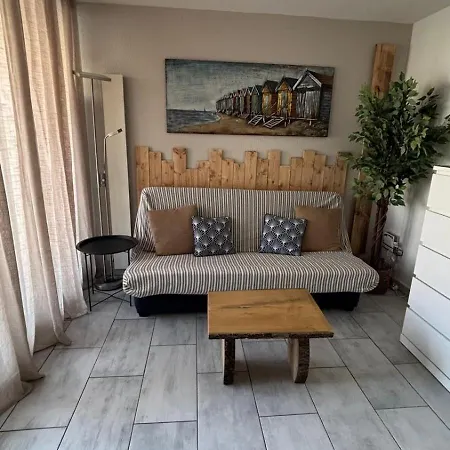 Plages A 190 M, Parking Prive, Belle Vue, Wifi.
